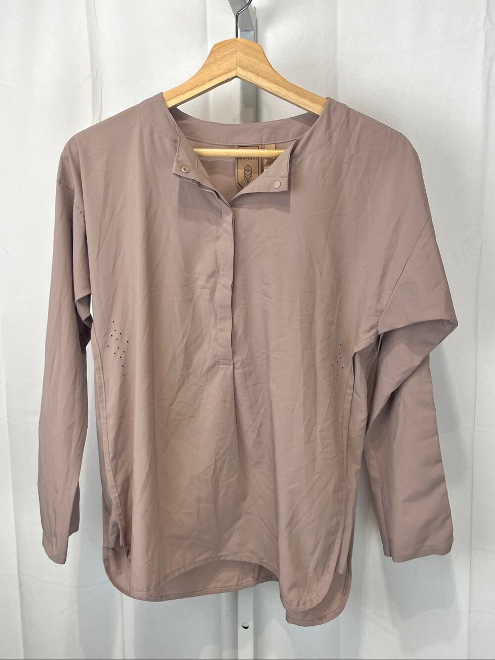 INDYGENA Indyeva Popover Top Long Sleeve Stretch Lightweight Vented Taupe XS